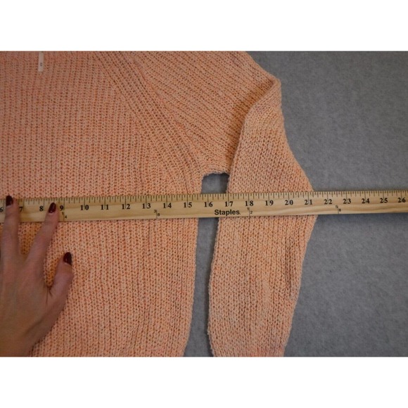 Womans Free People loose knit round neck pullover sweater peach size Medium - Picture 6 of 7